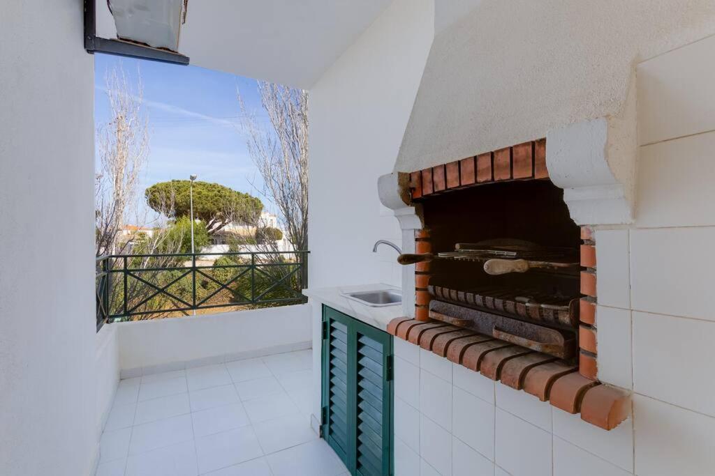 Roja Pe - Elegante T2 Com Ac Perto Do Pine Cliffs Apartment