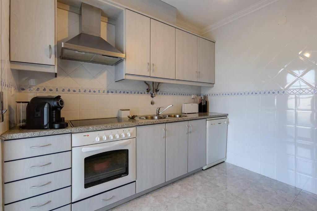 Roja Pe - Elegante T2 Com Ac Perto Do Pine Cliffs Albufeira