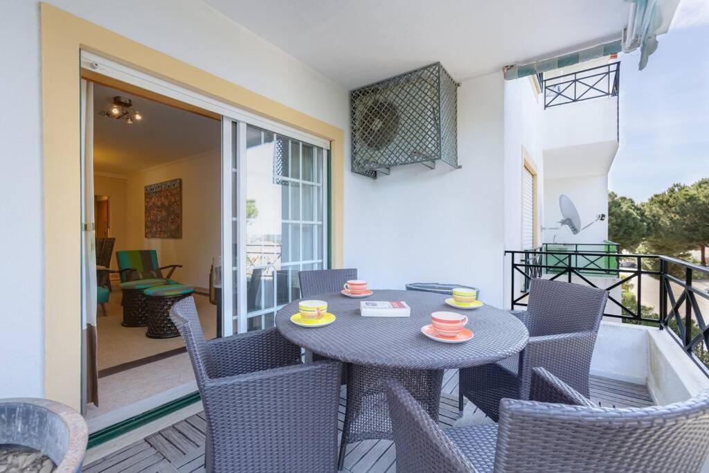 Roja Pe - Elegante T2 Com Ac Perto Do Pine Cliffs Albufeira